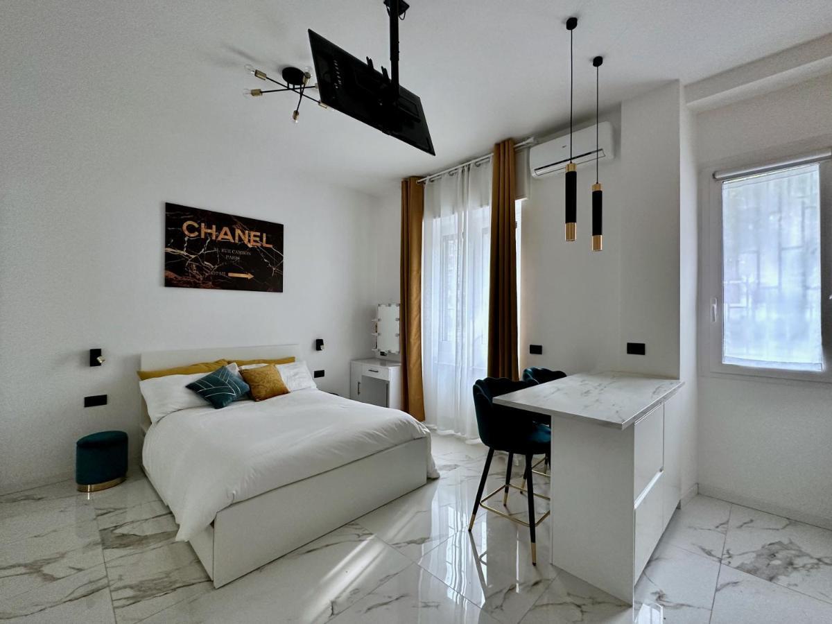 Maison Chanel Milaan Buitenkant foto